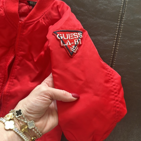 Guess Kids bomber bright red jacket size 4. Warm inside Perfect condition. - Picture 4 of 7